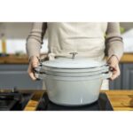Staub Stackable set - тенџере и тава со капак, 24 см, white truffle - Image 4